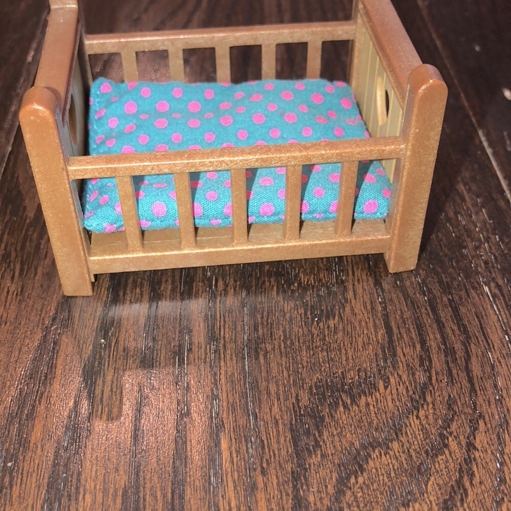 Woodzeez Tiny dollhouse bed